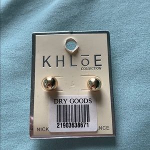 Never worn golden earrings!